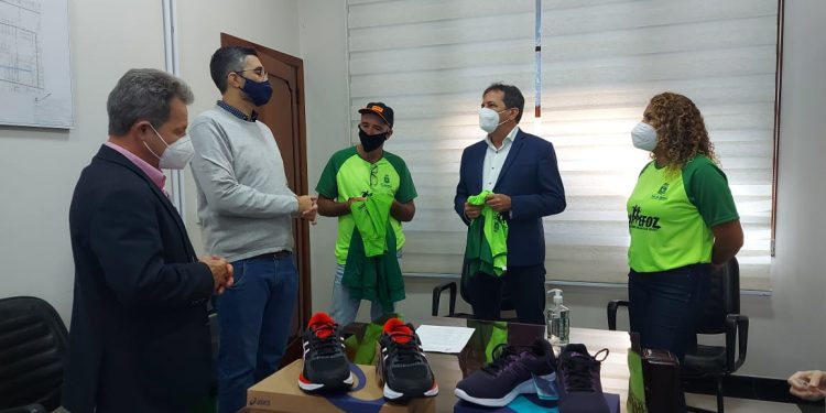 Prefeitura repassa R$ 120 mil em materiais e equipamentos esportivos para a Acorrefoz