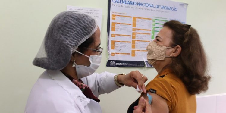 Foz receberá 9.360 doses Pfizer e vai ampliar a vacinação contra a Covid nos grupos prioritários