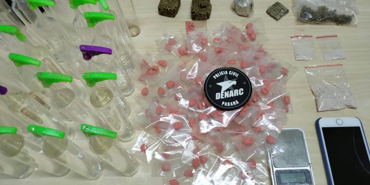 Polícia Civil – DENARC, apreende drogas sintéticas no bairro Jardim Claudia