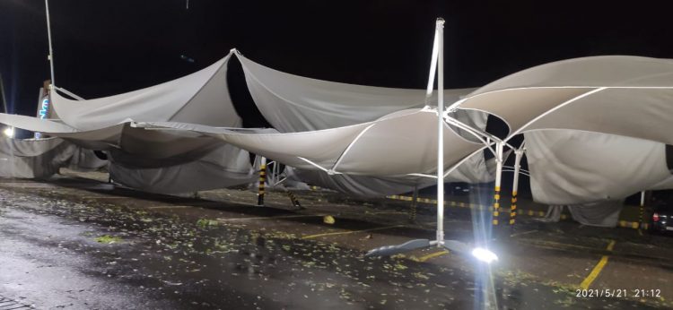 Casa destruída por incêndio na Vila A durante o temporal pode ter sido atingida por raio