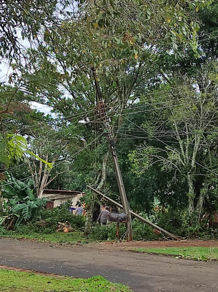 Quase 5 mil unidades consumidoras estão sem energia em Foz