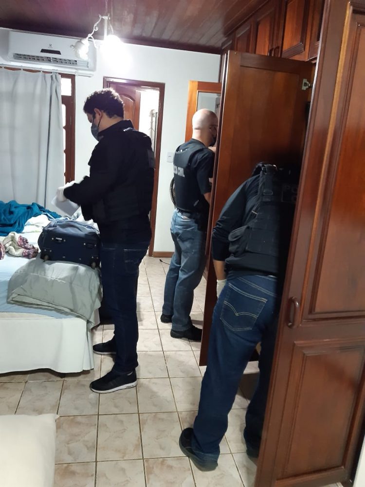 Polícia faz operação contra responsáveis por acidente de ônibus que deixou 19 mortos no Paraná