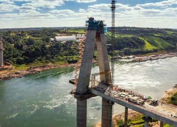 Segunda ponte sobre o Rio Paraná, financiada por Itaipu, avança para 57% de execução