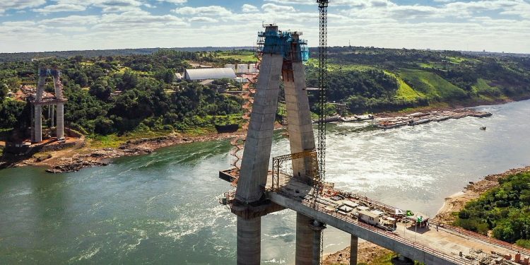 Segunda ponte sobre o Rio Paraná, financiada por Itaipu, avança para 57% de execução