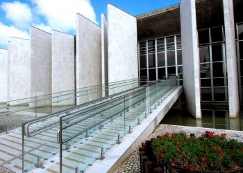 Oscip e ex-prefeita devem restituir R$ 857,8 mil ao cofre de Santa Helena