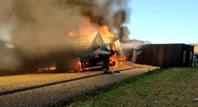 Caminhoneiros morrem em gravíssimo acidente na PR-280; vídeo