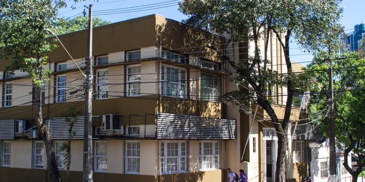 Foz segue orientação do Estado, mas mantém o comércio e serviços até 23h