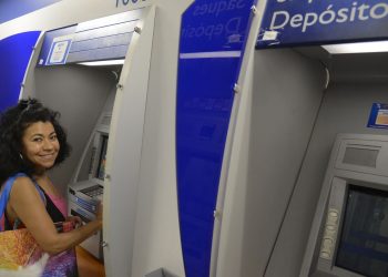 Trabalhadores nascidos em março podem sacar auxílio emergencial