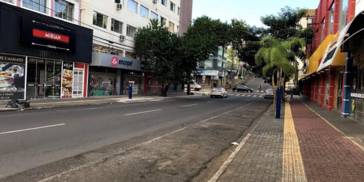 Acifi pede que prefeitura não acate decreto de fechamento às 20h