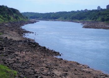 Itaipu discute abertura das comportas para permitir navegabilidade paraguaia no Rio Paraná
