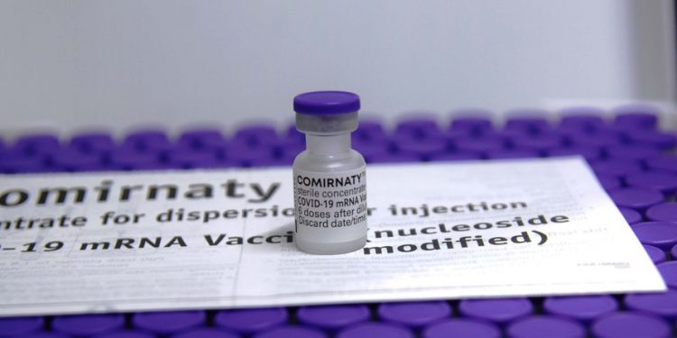 Foz do Iguaçu e outros 8 municípios do estado recebem vacina da Pfizer