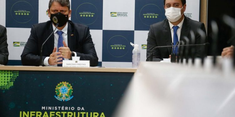 Ratinho Junior defende modelo de pedágio baseado na menor tarifa