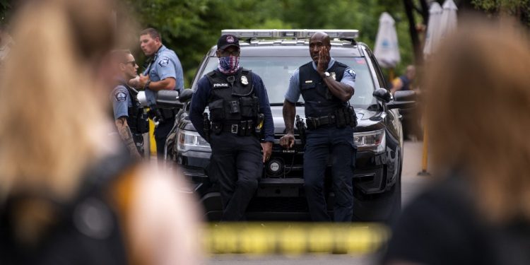 Policiais realizam operações em dezenas de países após se infiltrarem em plataforma criminosa