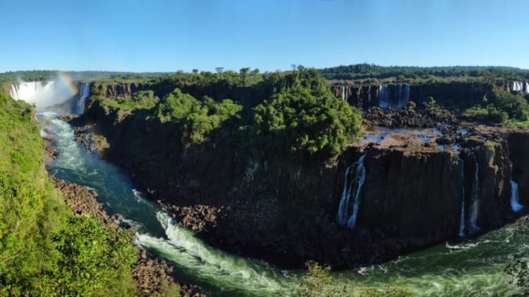 BBC: Com cataratas irreconhecíveis, rio Iguaçu está ‘doente’ e vê mata nativa minguar
