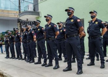 Fiscalização interrompe festa clandestina com mais de 500 pessoas