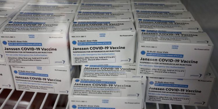 Covid-19: Janssen adia entrega de 3 milhões de vacinas