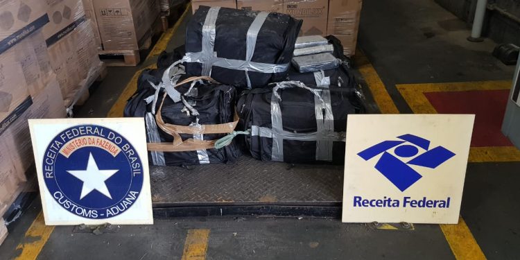 Receita Federal apreendeu 219 kg de cocaína no Porto de Paranaguá