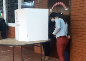 Paraguaios vão às urnas escolher candidatos à prefeito