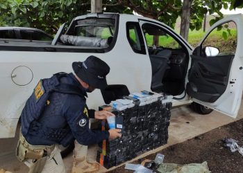 PRF apreende Crack e Eletrônicos transporta em fundos falsos em Céu Azul