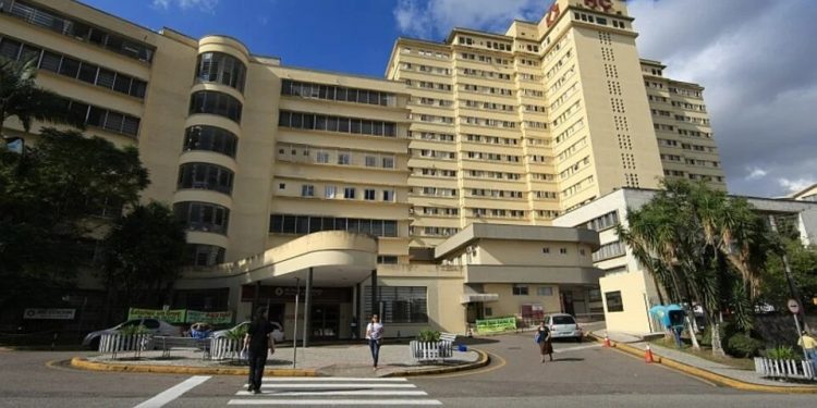 Hospital da UFPR busca voluntários para estudos de remédio contra Covid-19