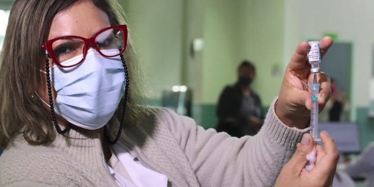 Foz inicia vacinação de pessoas a partir de 55 anos nesta sexta, 04
