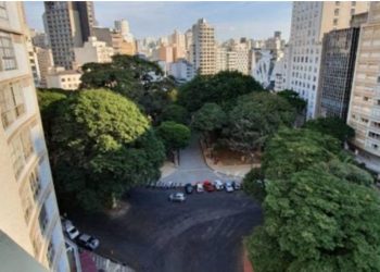 Com filha de 6 anos no colo, pai pula do 17º andar de hotel em SP