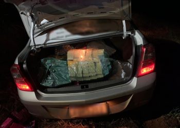 Veículo é apreendido em Carro carregado com cigarros eletrônicos é apreendido em Matelândia