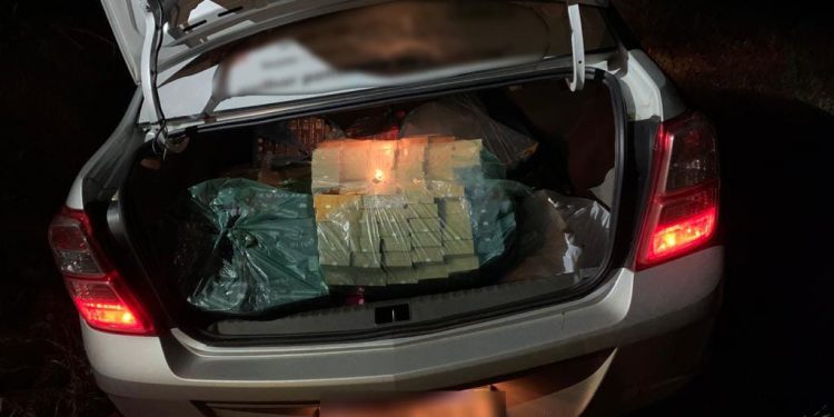 Veículo é apreendido em Carro carregado com cigarros eletrônicos é apreendido em Matelândia