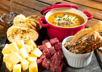 O aniversário é de Foz do Iguaçu, mas o presente é dos iguaçuenses