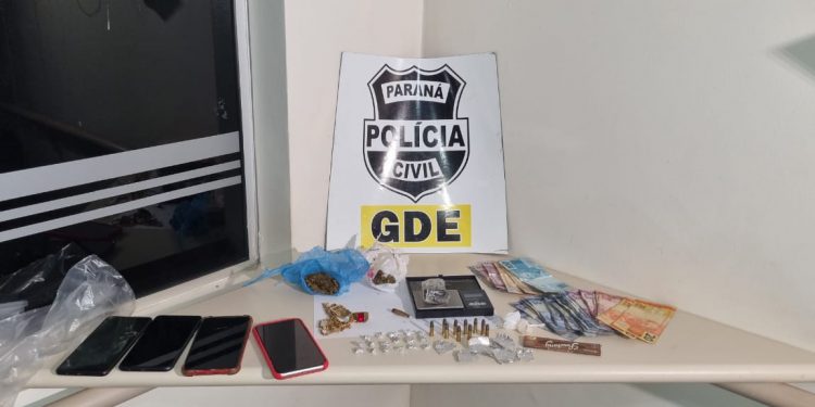 Polícia Civil fecha ponto de droga na Favela do Bolo