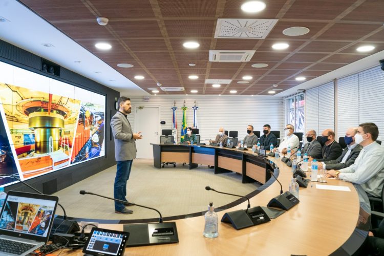 Bispo Dom Sérgio agradece compromisso da Itaipu com a comunidade