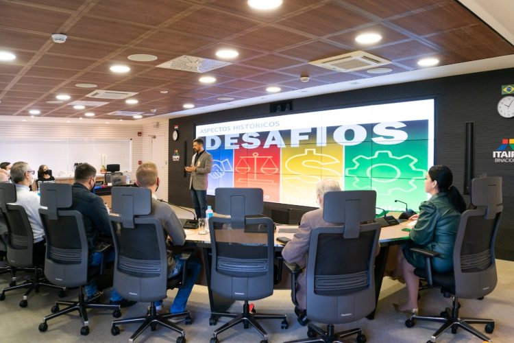 Bispo Dom Sérgio agradece compromisso da Itaipu com a comunidade