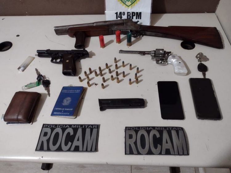 Suspeitos de homicídio são presos armados com espingarda calibre 12 no Porto Meira