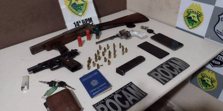 Suspeitos de homicídio são presos armados com espingarda calibre 12 no Porto Meira