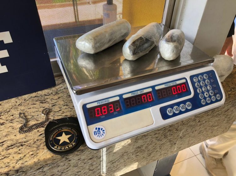 Receita Federal e Polícia Federal apreendem drogas e eletrônicos no posto de fiscalização de Santa Terezinha