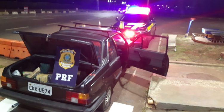Em duas ocorrências, PRF apreende 261 Kg de maconha após fuga e acompanhamento tático na BR-277