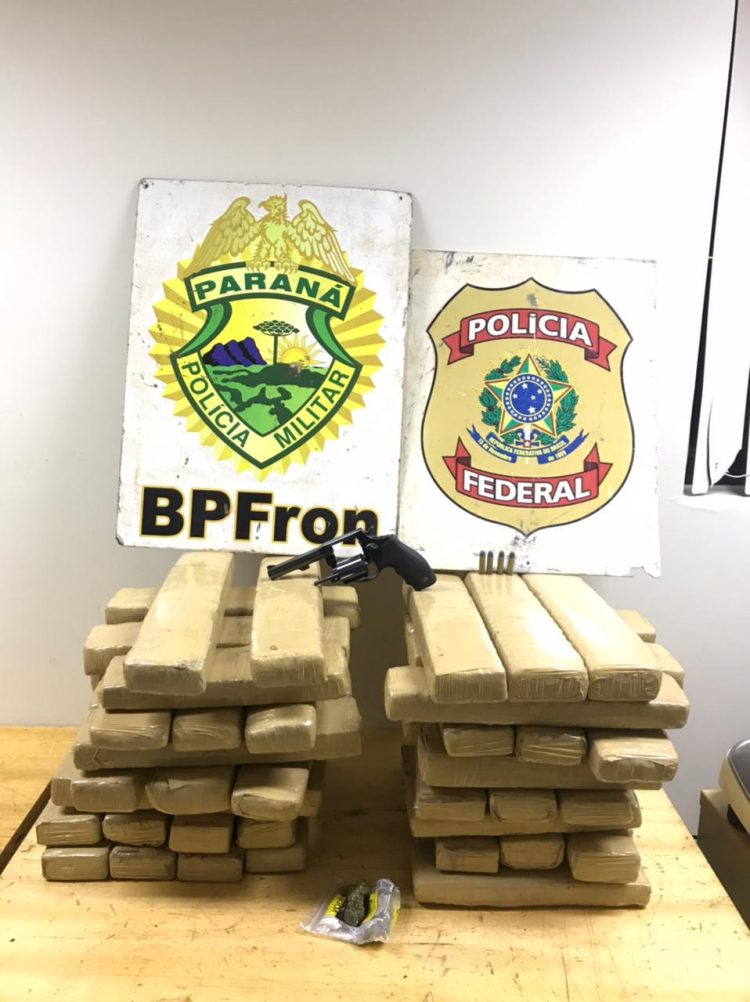 Dois casais são presos transportando drogas que saíam de Foz do Iguaçu