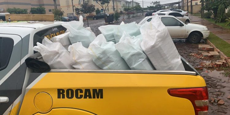 Homem é preso pela PM com quase uma tonelada de maconha no Condomínio Grande Lago