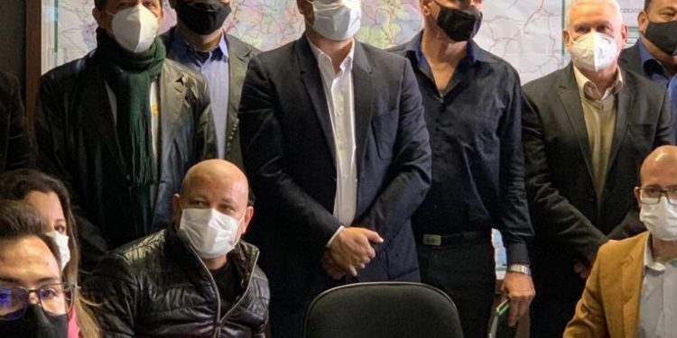 Chico Brasileiro conhece projeto da Nova Ferroeste, que inclui ramal em Foz do Iguaçu