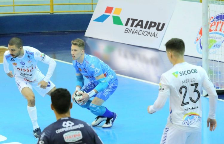 Foz Cataratas Poker Futsal goleia o  Marreco pelo paranaense