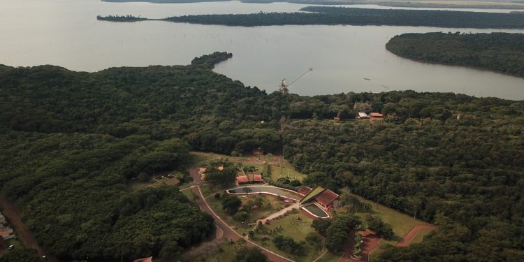 Refúgio Biológico de Itaipu comemora 37 anos com ações de enriquecimento ambiental