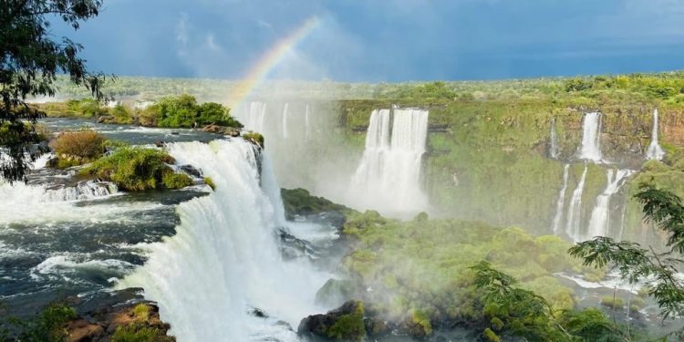 Chuvas garantem volta das águas nas Cataratas do Iguaçu
