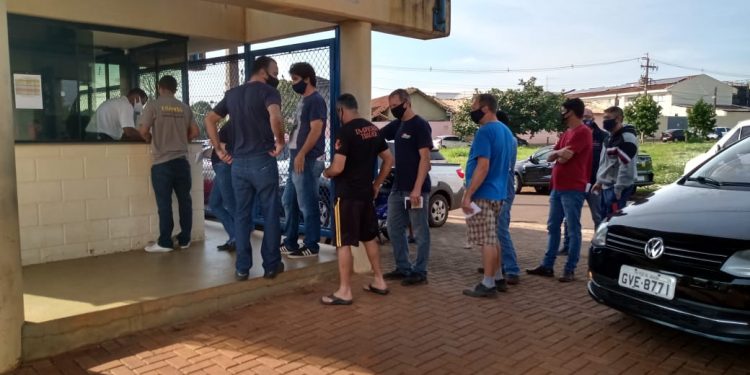 Caminhoneiros aprovam vacinação de uma dose contra covid-19 em Foz