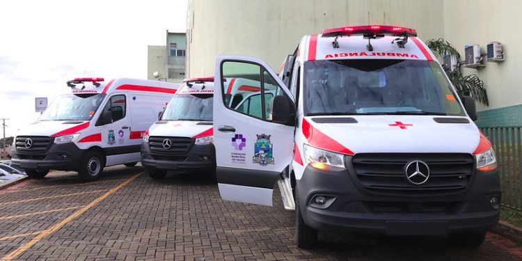 Hospital Municipal recebe suas três primeiras ambulâncias próprias