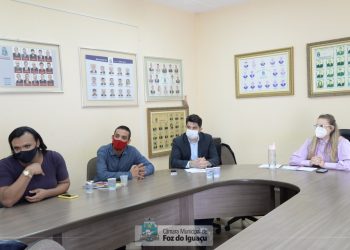 Vereadores se reuniram com representantes da comunidade LGBTQIA+ para dialogar sobre políticas públicas e inclusão