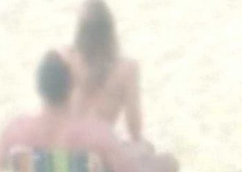 Casal é flagrado fazendo sexo em praia de SC e advertido por guarda-vidas