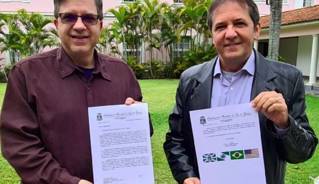 Chico Brasileiro pede apoio de embaixador dos EUA para viabilizar voo direto entre Foz e Miami