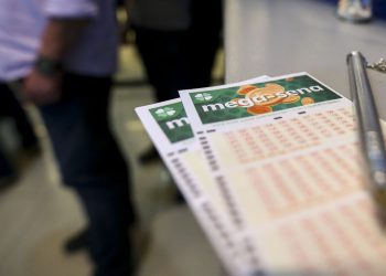 Ninguém acerta a Mega-Sena e prêmio acumula em R$ 22 milhões