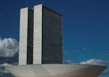 Comissão da Câmara aprova projeto que autoriza plantio de Cannabis