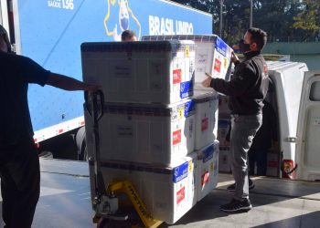 Paraná receberá mais 361.490 vacinas contra a Covid-19; parte chega nesta quarta